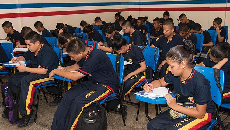 Alunos em sala de aula