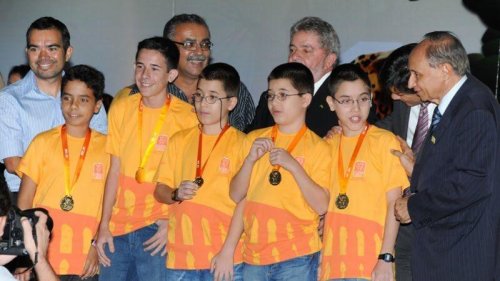 Como aluno, Medeiros recebeu uma medalha de ouro na OBMEP em 2010